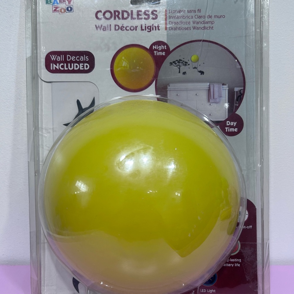 Baby Zoo Cordless LED Wall Decor‎ Light Auto Shut off with Wall Decal Included - Picture 2 of 9